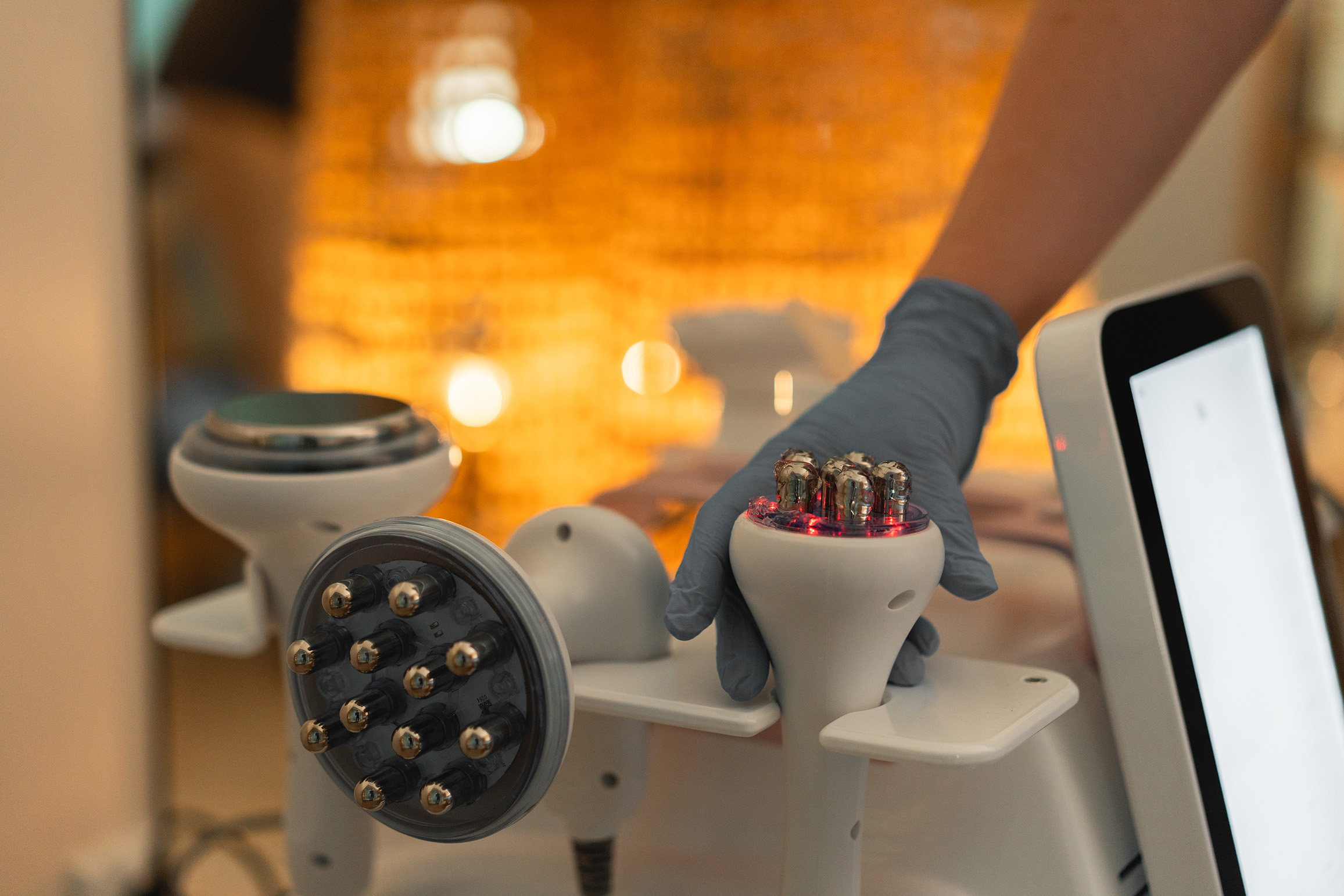 Equipamento tecnológico de estética utilizado na Clínica Sundara