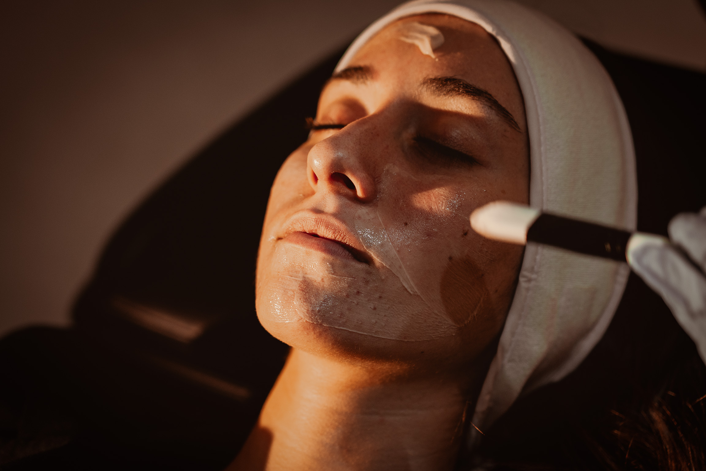 Tratamento facial realizado na Clínica Sundara