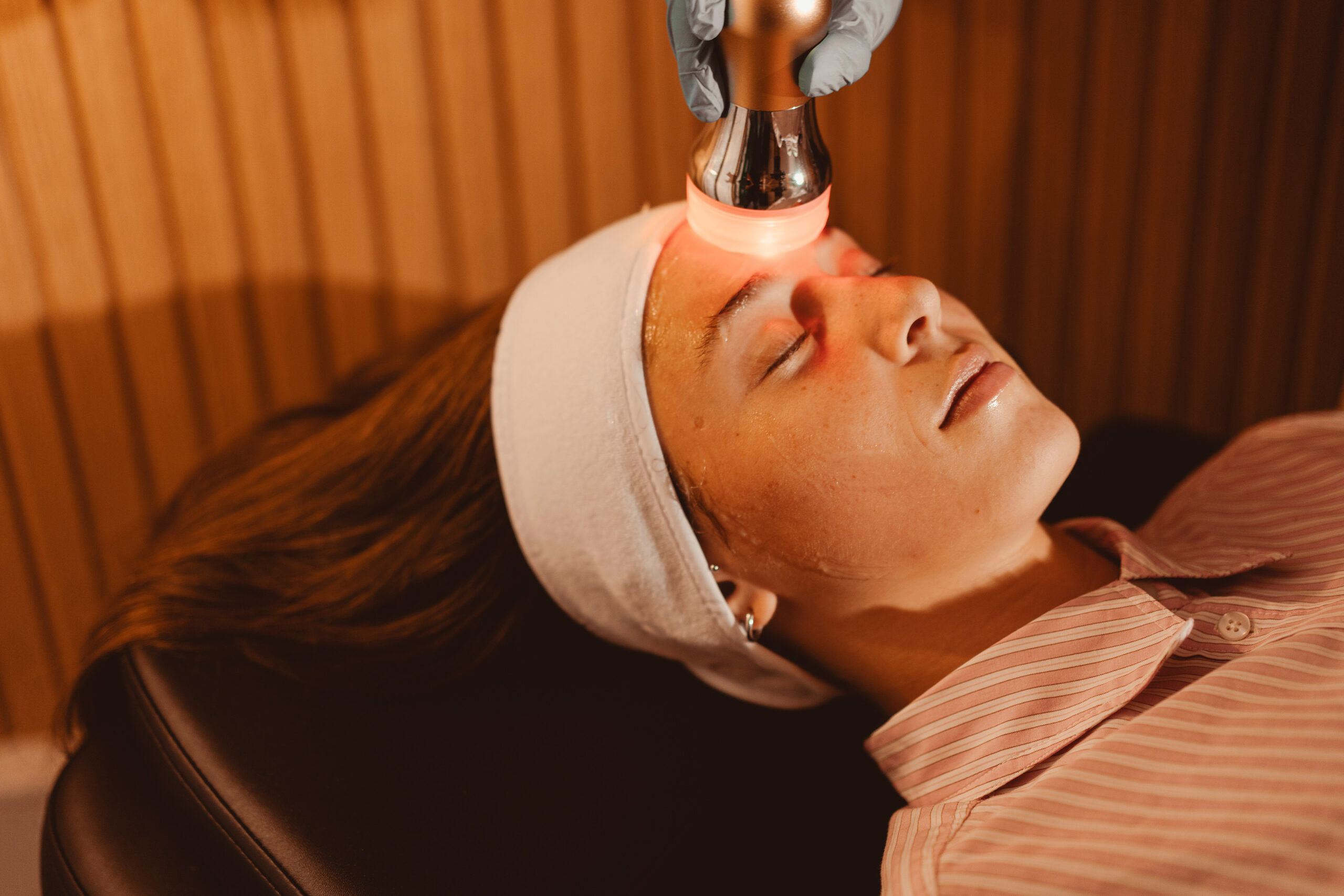 Tratamento facial realizado na Clínica Sundara